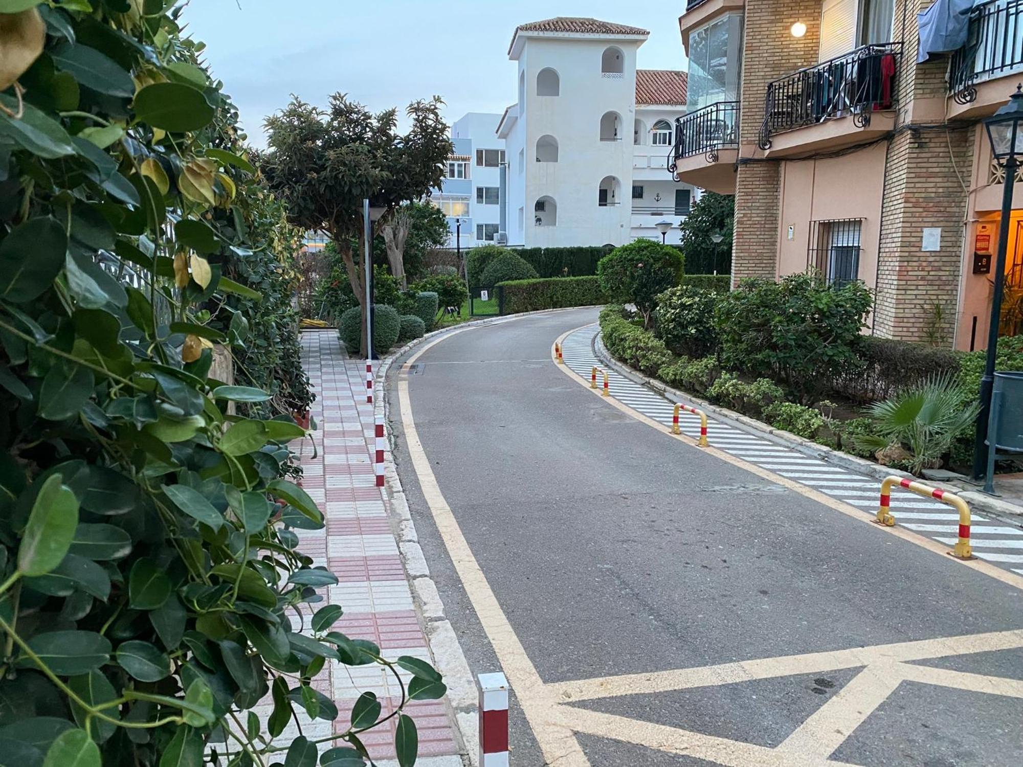 Studio With Views Next To Puerto Marina The Green Door Benalmadena Exterior photo