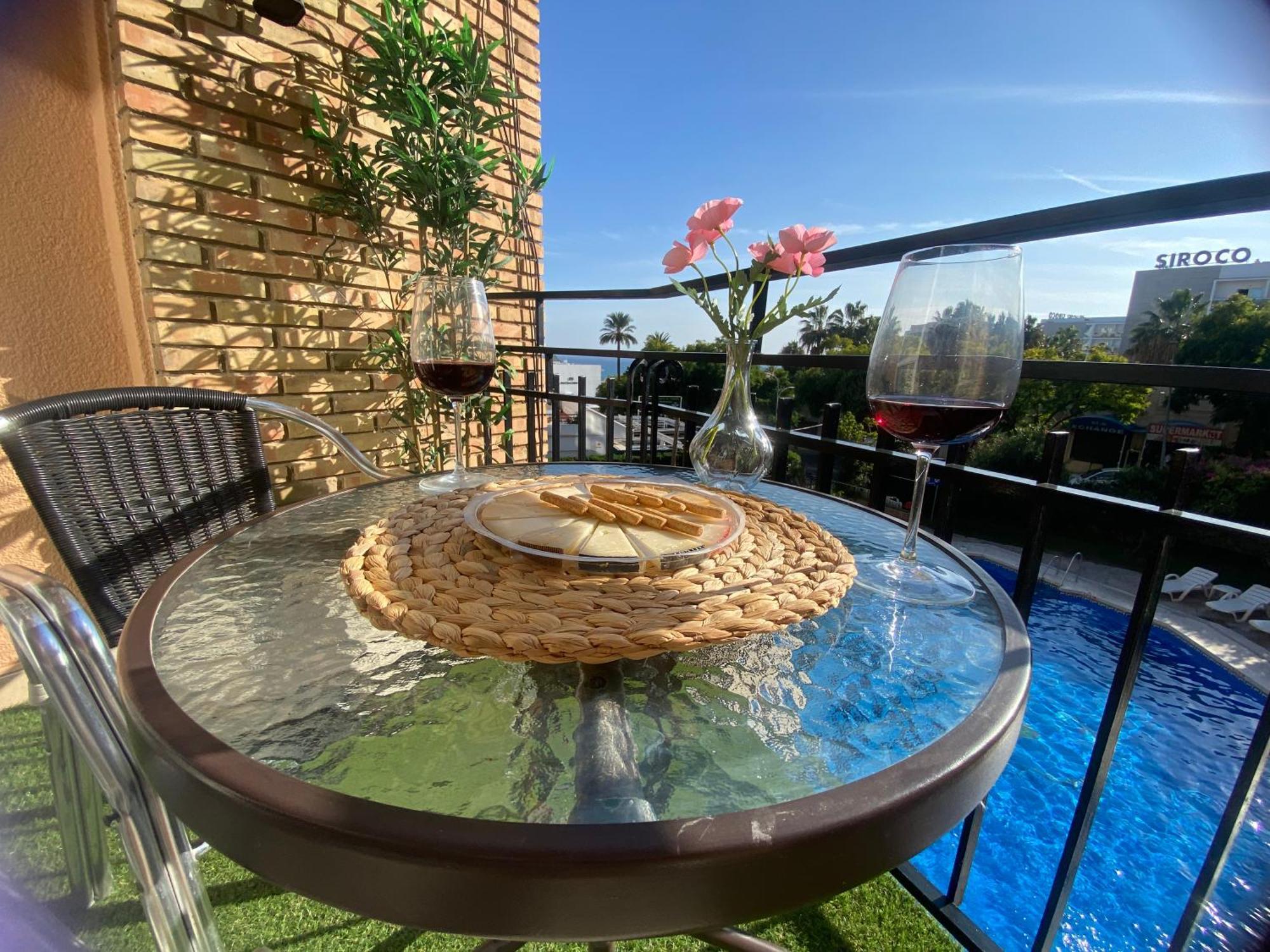 Studio With Views Next To Puerto Marina The Green Door Benalmadena Exterior photo