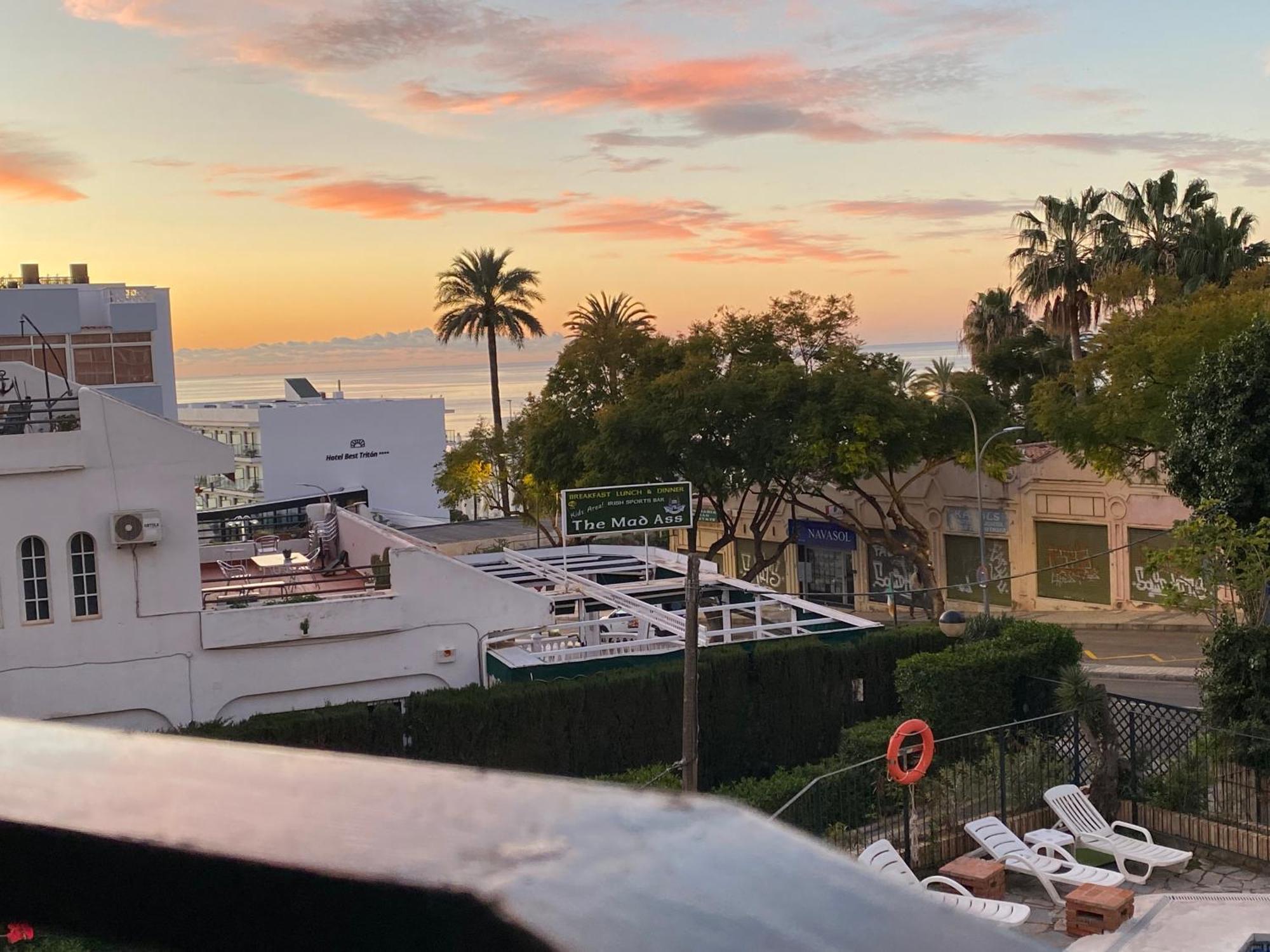 Studio With Views Next To Puerto Marina The Green Door Benalmadena Exterior photo